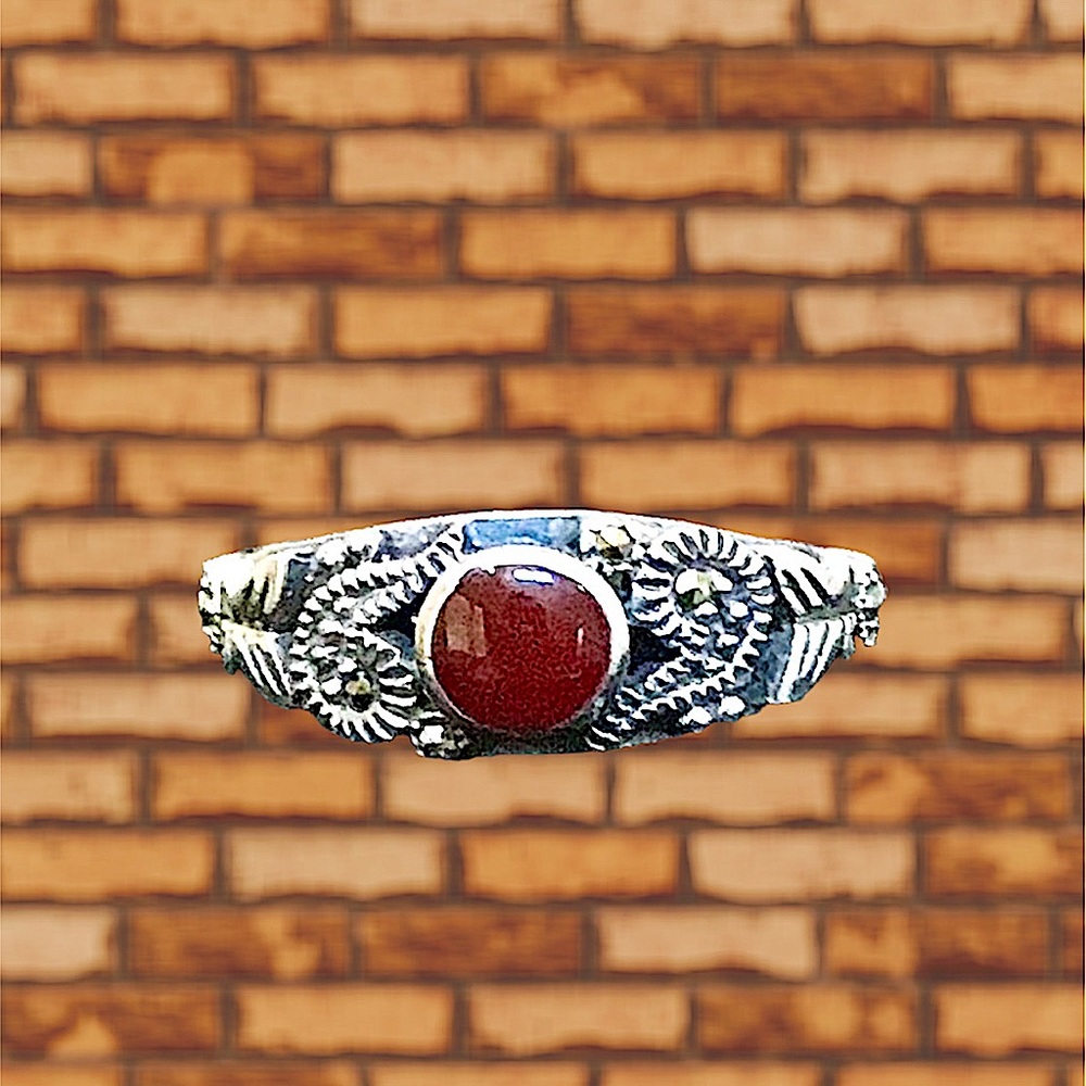 EUC!  STERLING SILVER FAUX GARNET RING - Picture 2 of 4